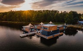 Schwimmende Ferienhäuser auf dem See - Spreewald
